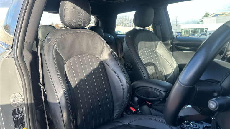 MINI Hatchback 135kW Cooper S Level 3 33kWh 3dr Auto Electric Hatchback